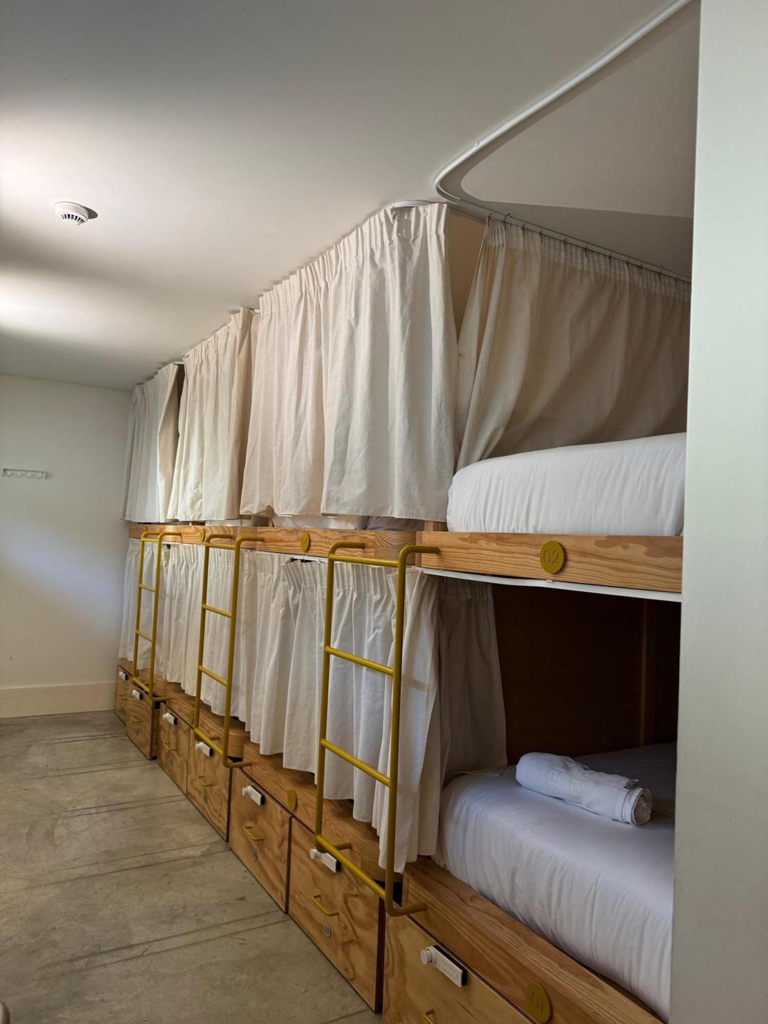 Surf & Sea Suites Parede Εξωτερικό φωτογραφία